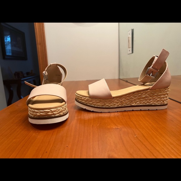 Dolce Vita Size 9 Platform Espadrilles Sandal - Picture 3 of 5